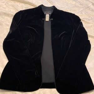 Chic Velvet like Black Jacket